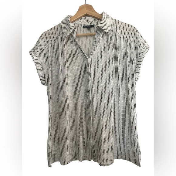 Adrianna Papell Women’s M Polka Dot Button Blouse Boardroom Preppy Work Style - Picture 2 of 6
